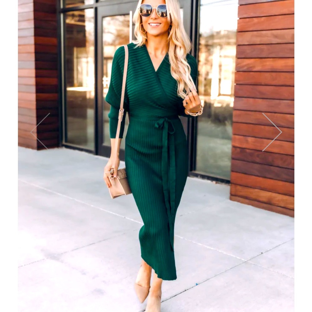 NEVER WORN! Adorable “Main Event” emerald green faux wrap sweater dress